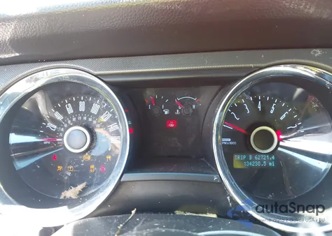 2014 Ford Mustang V6 из США, поврежденный, VIN 1ZVBP8EM3E5311377